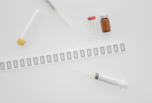 RFID Inlays und medizinische Artikel wie Spritzen, Behälter und Ampullen